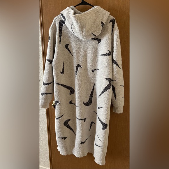 Nike Sportswear Phoenix Cozy Bouclé
Women's Loose Long Knit Cardigan - Picture 2 of 4